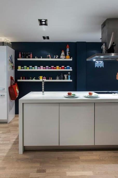 Super Heroes Apartment *